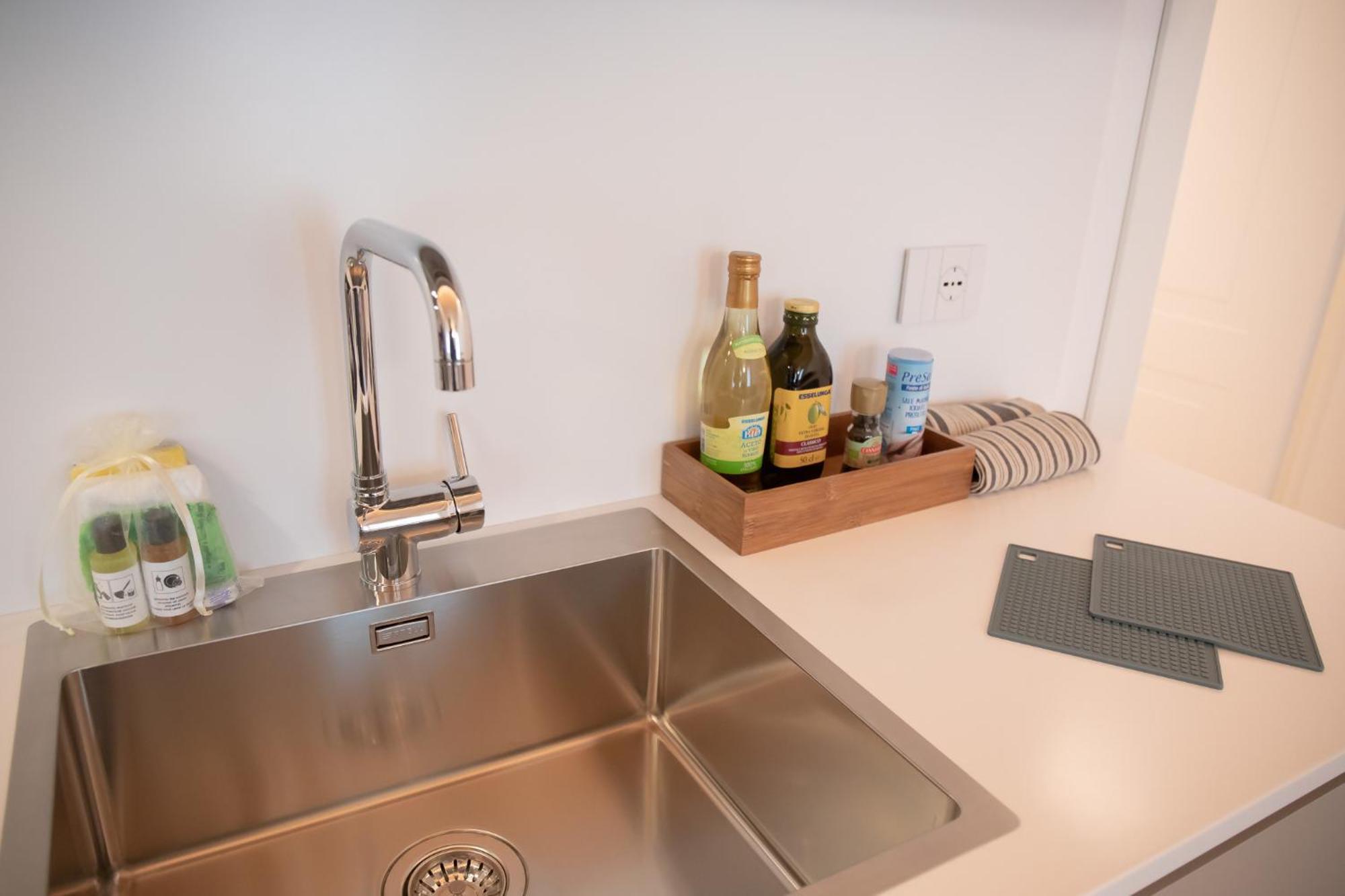 Romantic White Apartment - 5 Minutes From The Lake Como Buitenkant foto