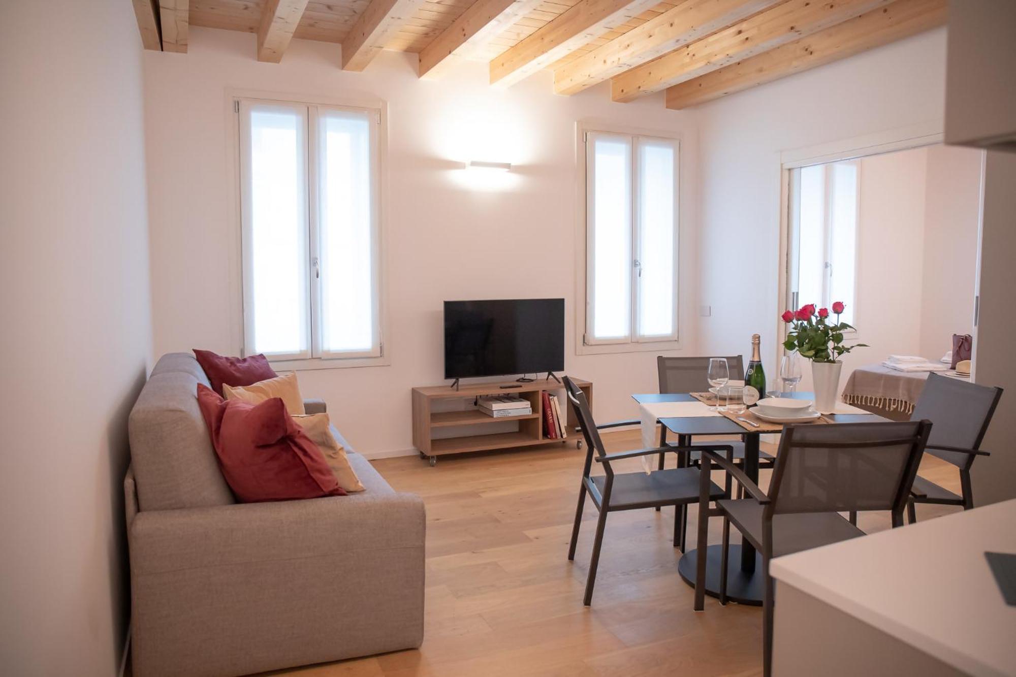 Amendola City View Apartments Suite Romantica Como Buitenkant foto