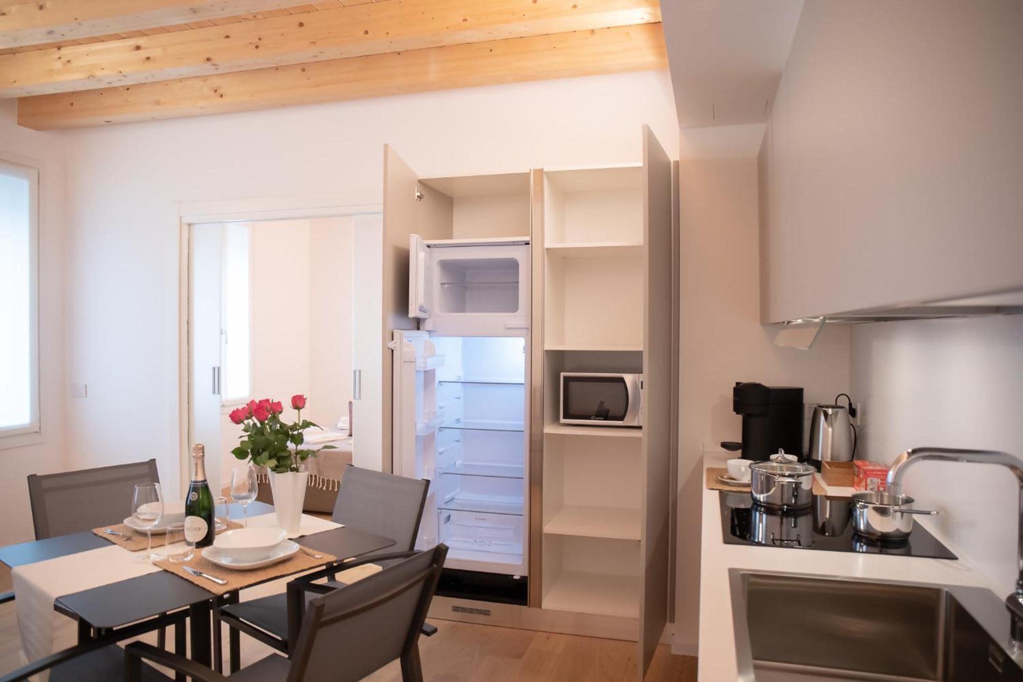 Amendola City View Apartments Suite Romantica Como Buitenkant foto