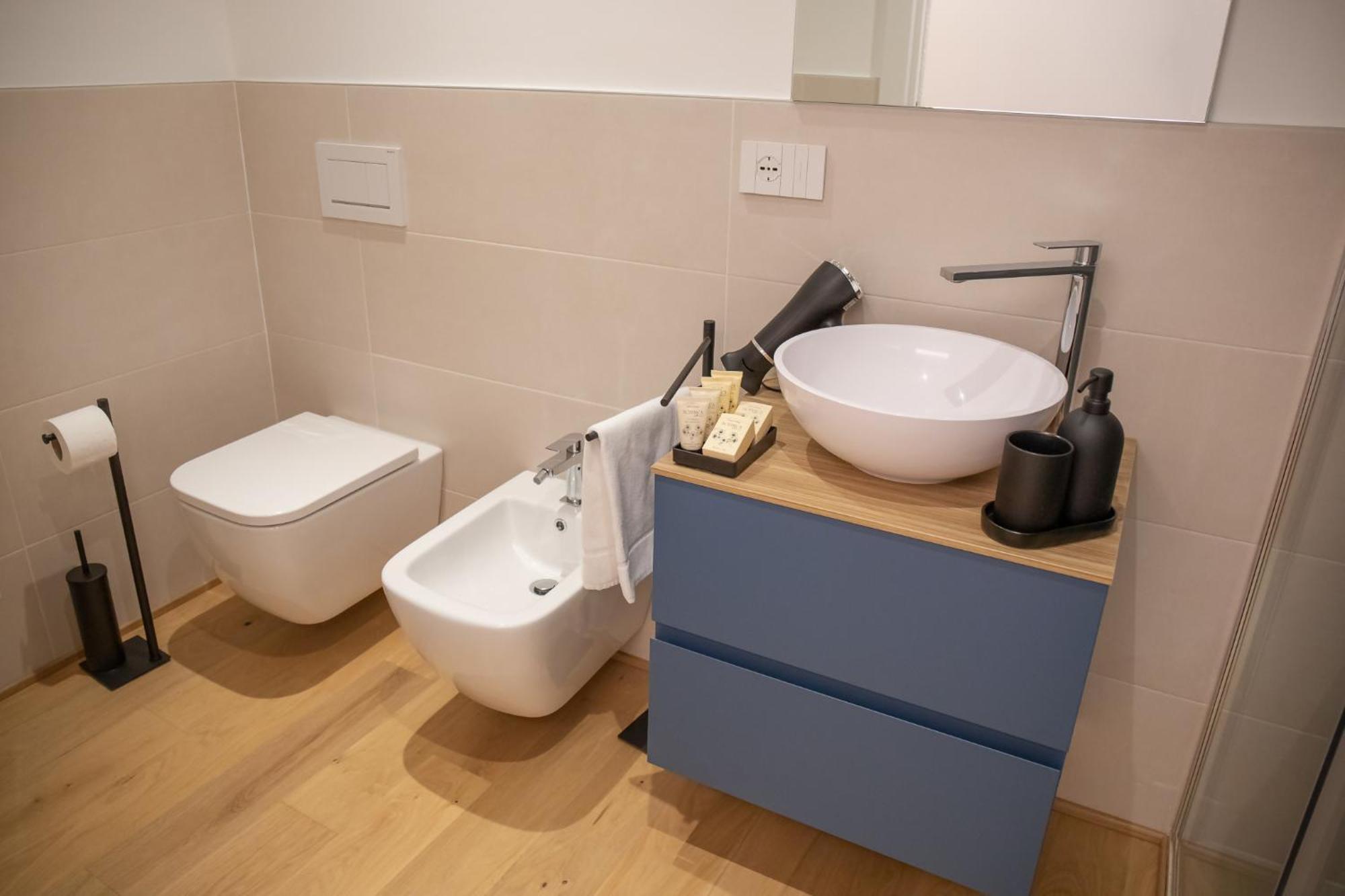 Amendola City View Apartments Romantic Suite Como Buitenkant foto