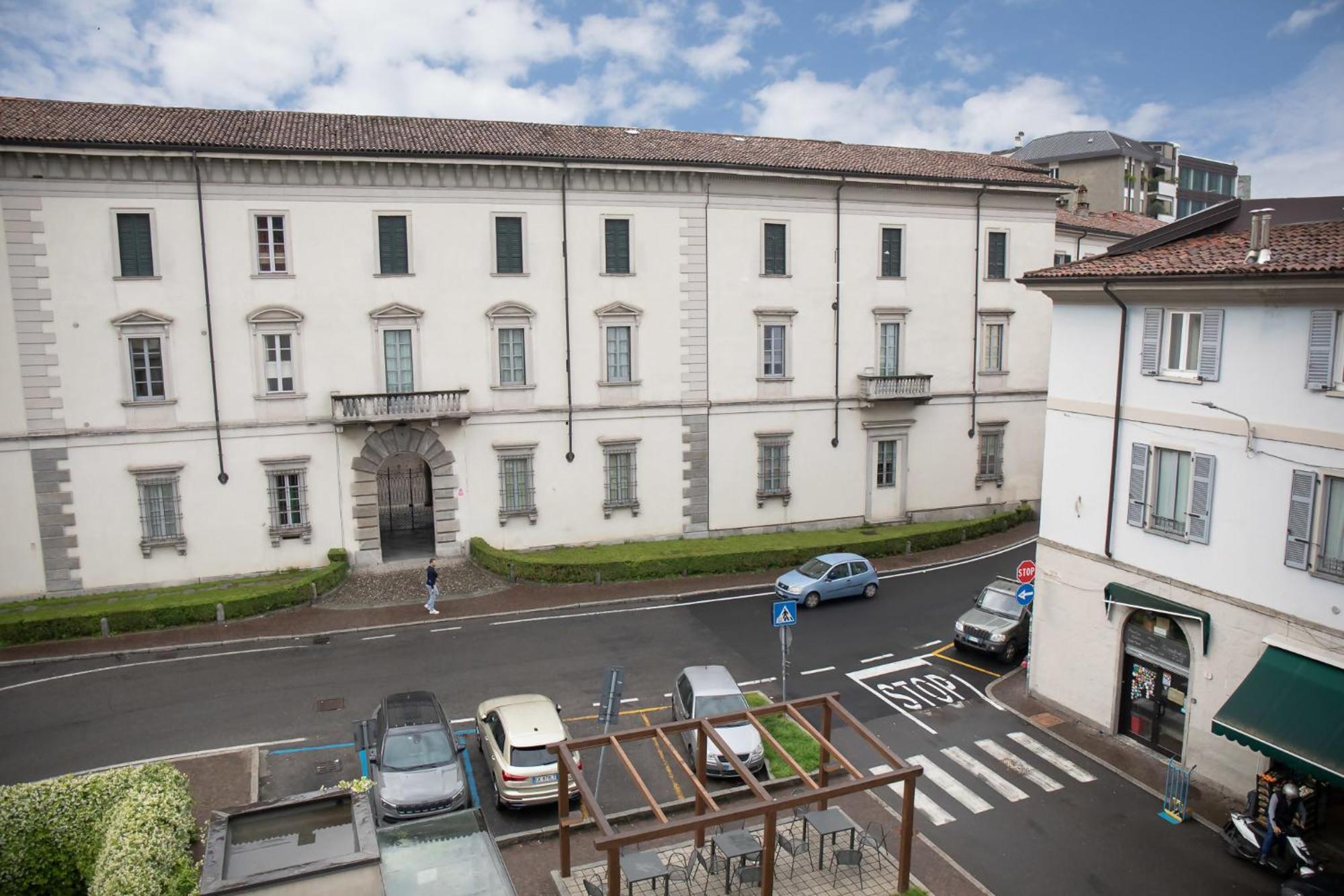 Amendola City View Apartments Suite Romantica Como Buitenkant foto